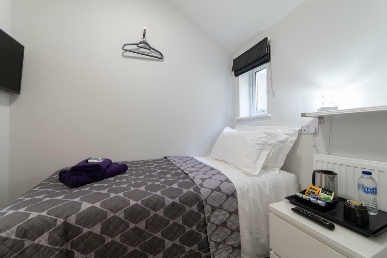 Single Room Private Bathroom