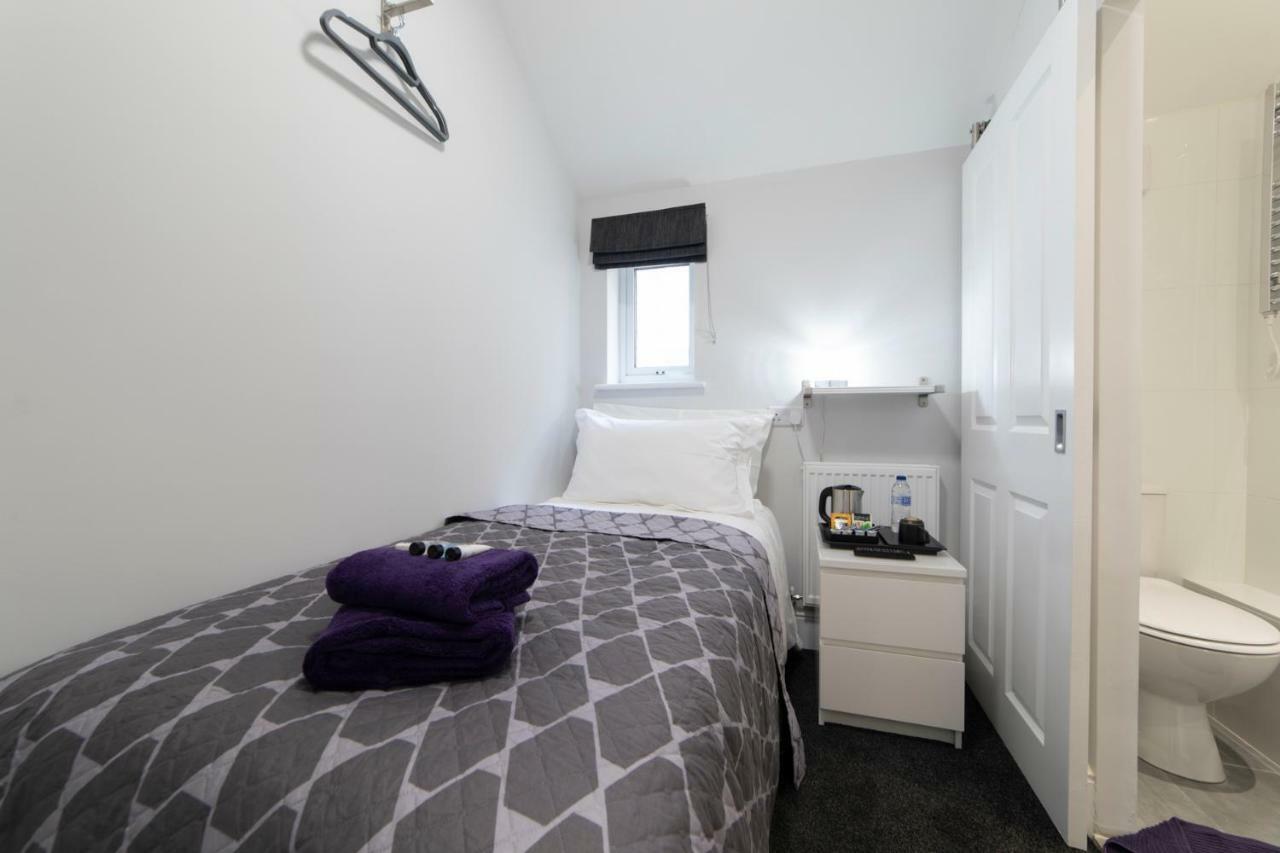 Single Room Private Bathroom
