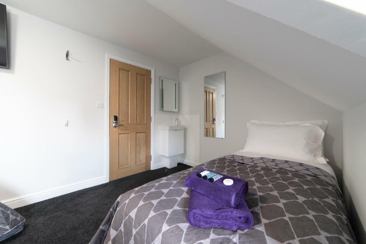 Triple Room Private External Bathroom