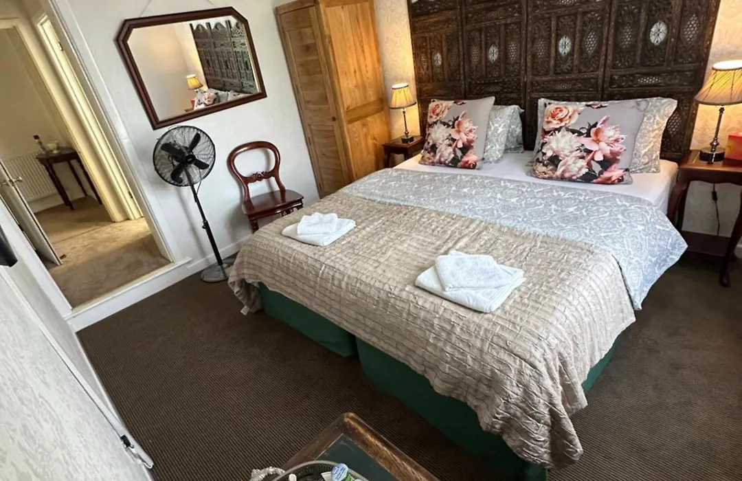 Cambridge Bed & Breakfast-1