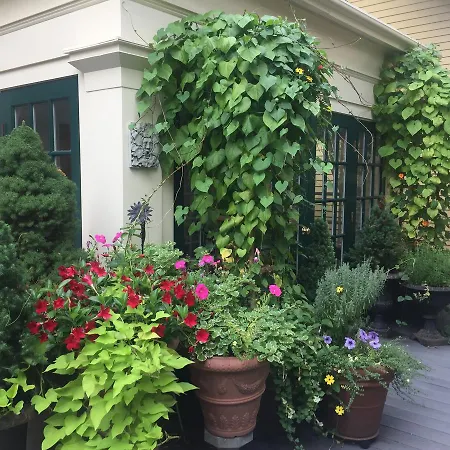 Mary Prentiss Inn-3